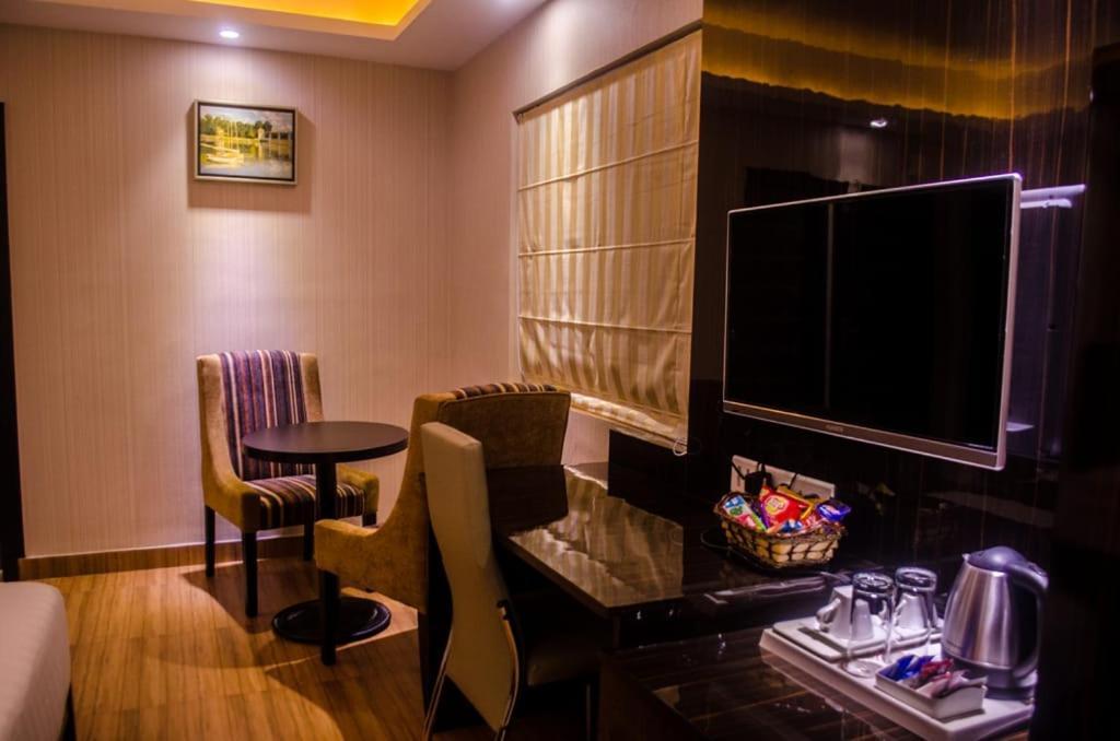 Hotel Comfotel Kalkutta Kültér fotó